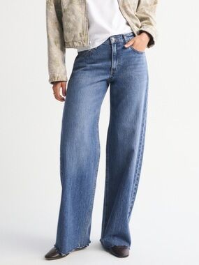 A&F Low Rise Ultra Loose Jean